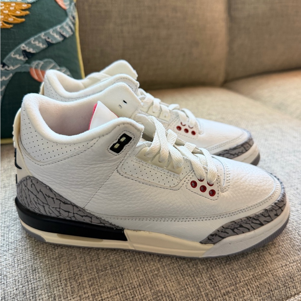 Jordan 3 white cement reimagined size 4.5 youth 6 women’s new no box - Picture 2 of 6
